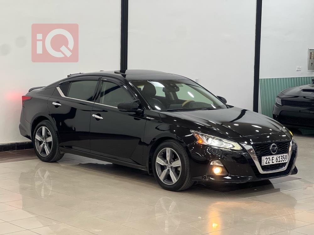 نيسان ألتيما